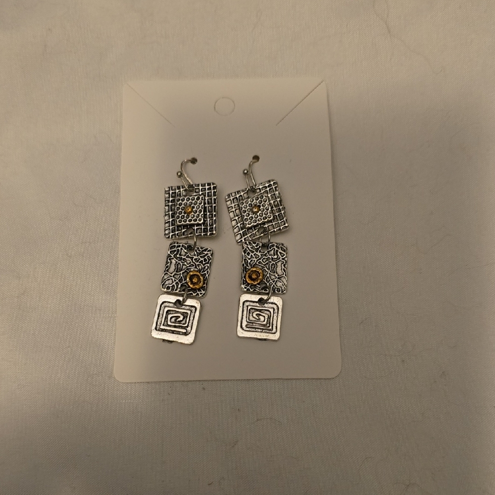 Silver Filigree Earrings with Intricate Design